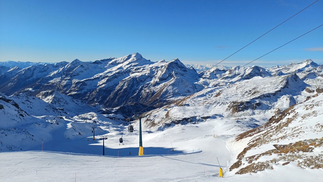 @Monterosadiscover report from slope Salati to Gabiet. Downhil and Super G in Gressoney Marcel Ponrt