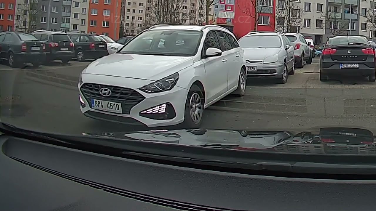 Nacouval do něj na parkovišti, přijela pro mě odtahovka a cyklistický mor - Mix 251.