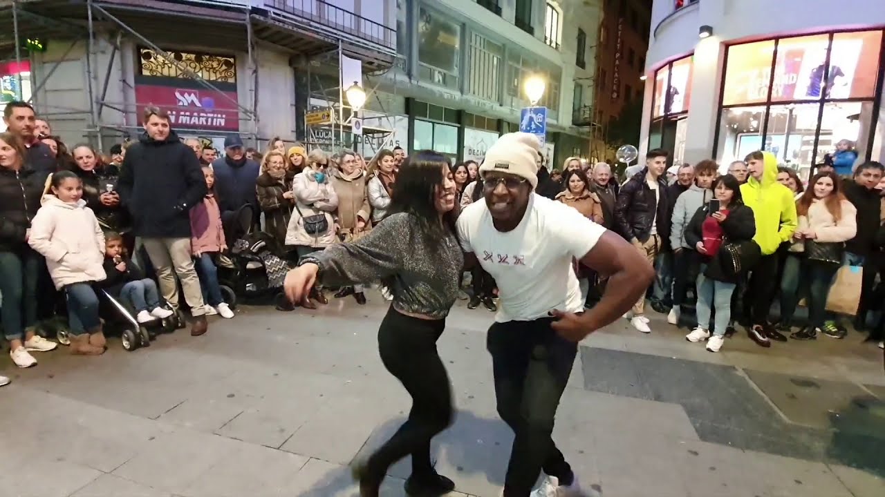 SALSA CALEÑA   FT SALSA CUBANA  ecuatorianos me SORPRENDEN  bailando