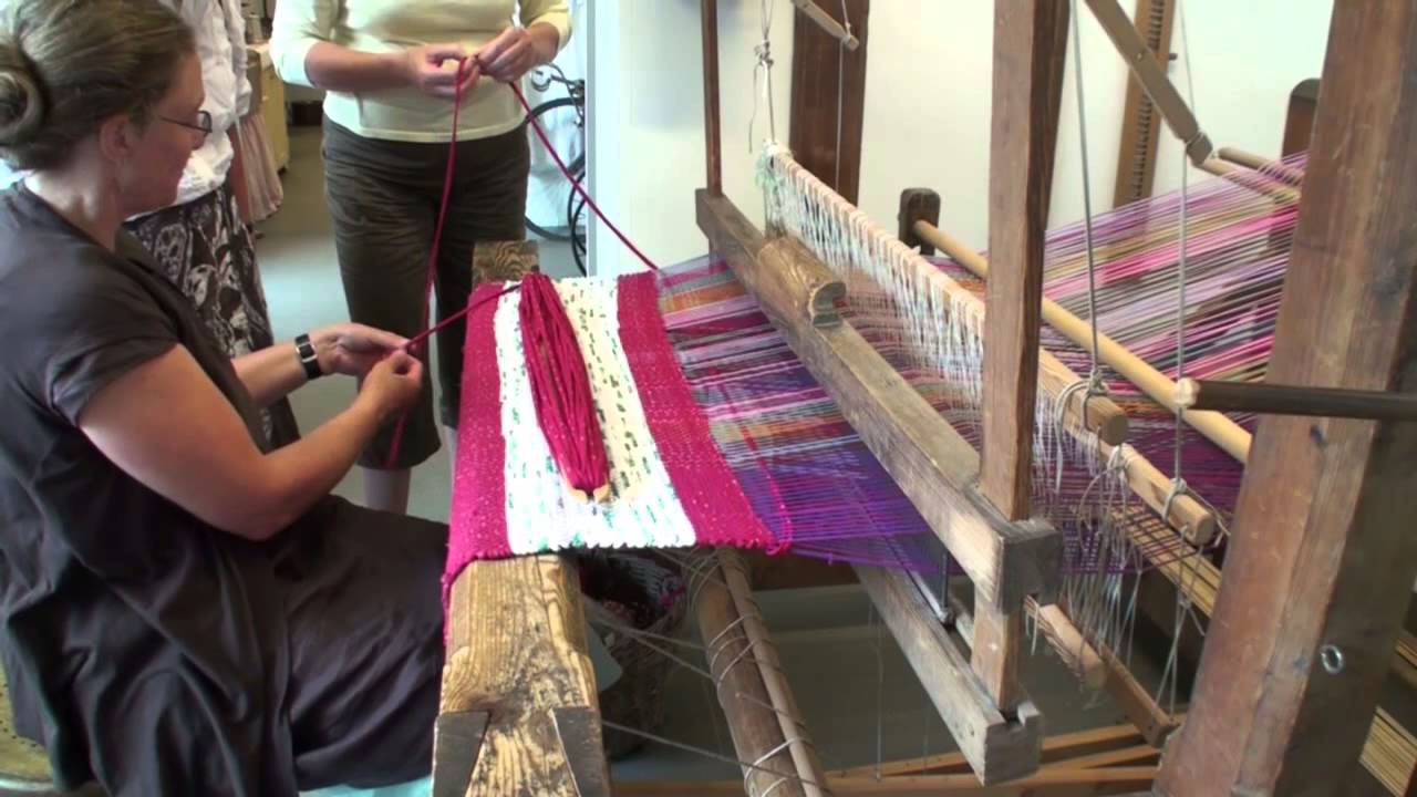 Spinnen und Weben im MuseumMura