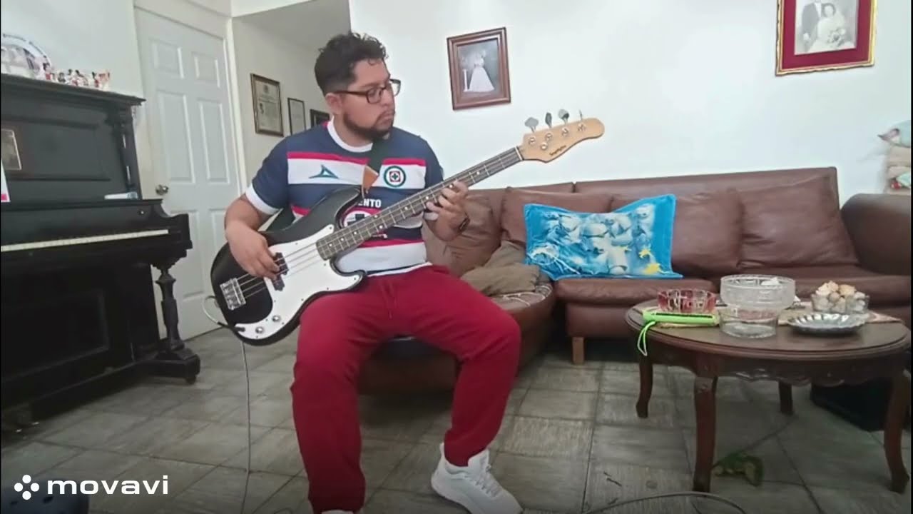 Carlos Mendoza Pavón / Bajo Eléctrico