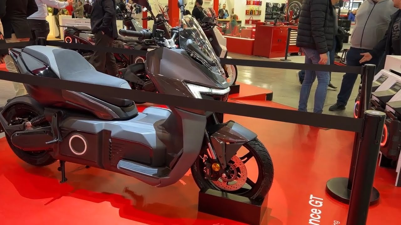 2026 Silence GT-SX Walkaround | EICMA 2025 - The 200km Range Electric Maxi-Scooter!