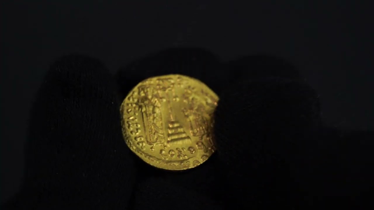 Byzantine Empire  AV Solidus 661-663 - Constans II (641-668) with Constantine IV, Heraclius Tiberius