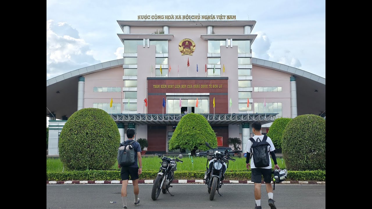 VLOG 1 | PHƯỢT BÌNH PHƯỚC - Sân bay Lộc Ninh - Cửa khẩu Hoa Lư - Đường Tuần tra biên giới