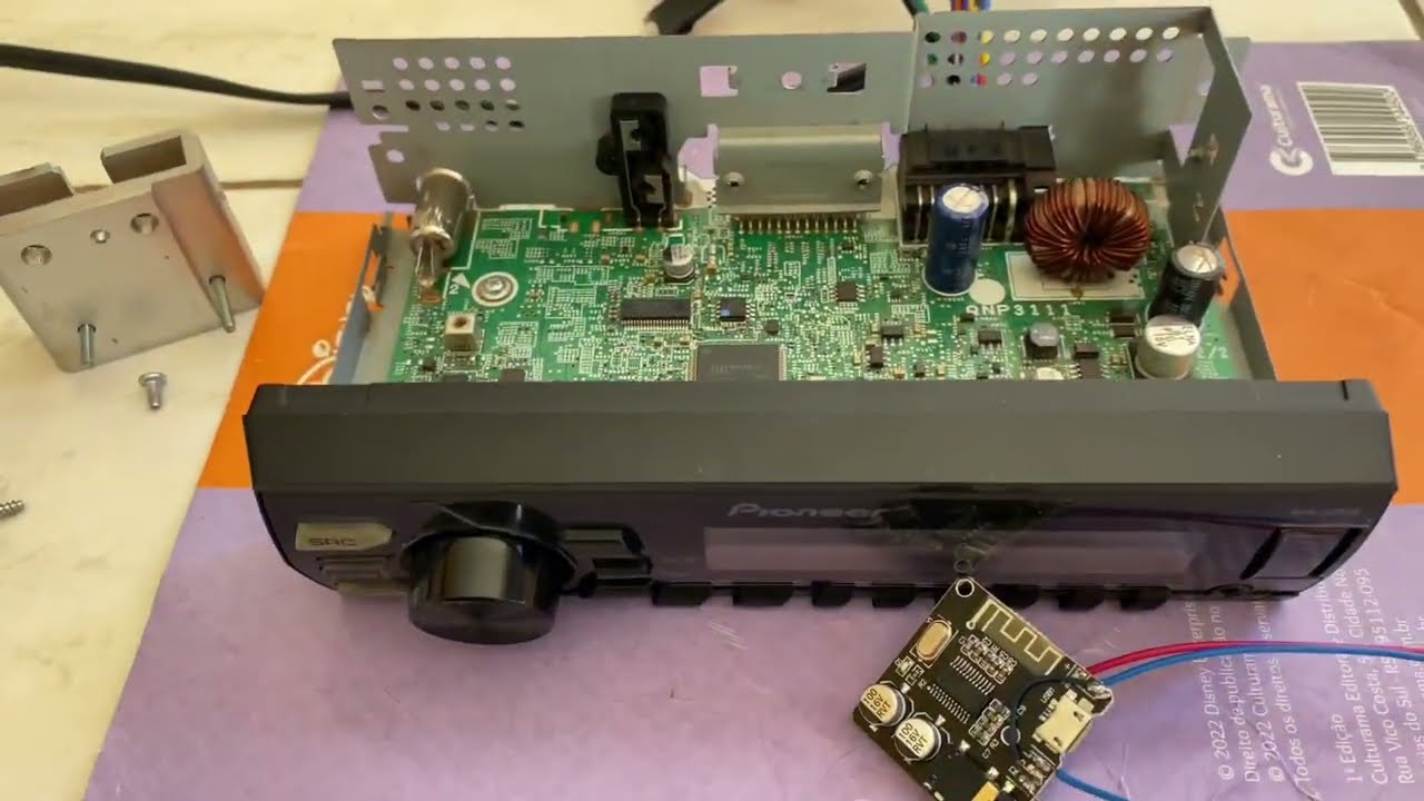 INSTALAÇÃO DA PLACA BLUETOOTH NO RÁDIO  PIONEER - lucas sound #som #taramps #expert