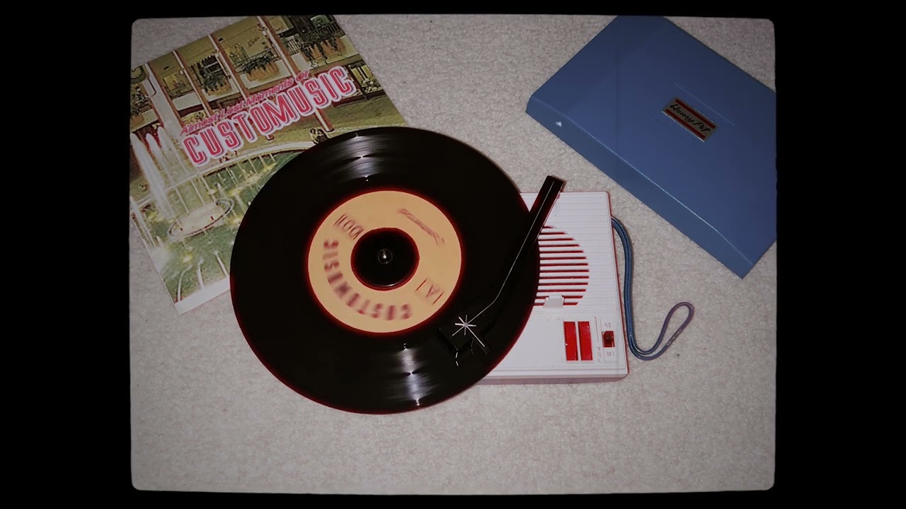 Fully Restored 1967 Honey Pet miniature record player playing some 60s background music