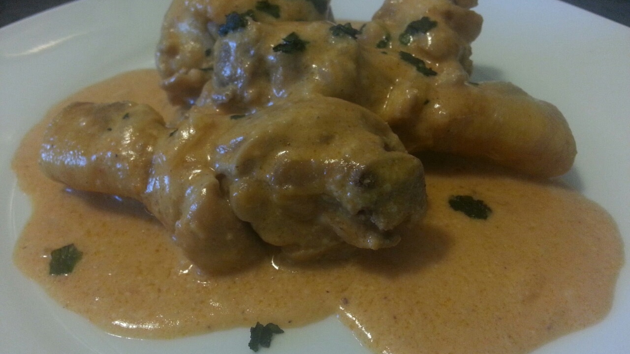 Frango estufado com molho de nata
