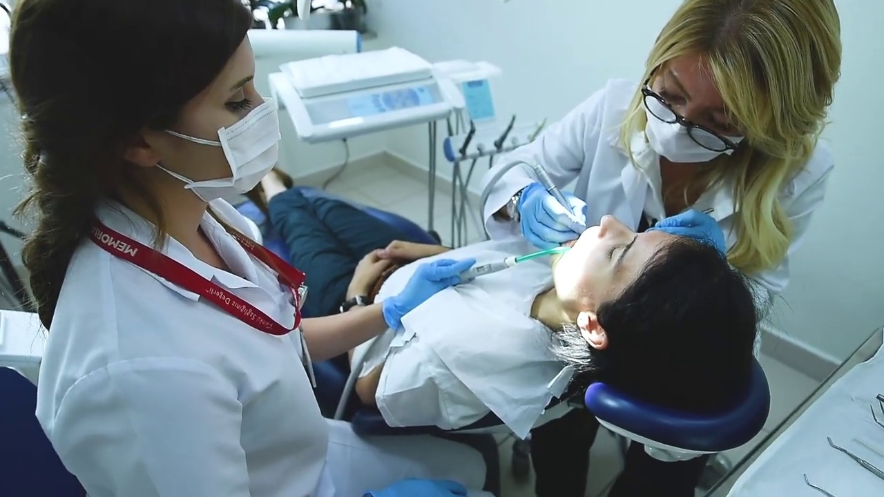 Diş dolgusu nedir ve diş dolgusu yapımı nasıldır? - Dt. Aslı Tapan (Ağız ve Diş Sağlığı Uzmanı)