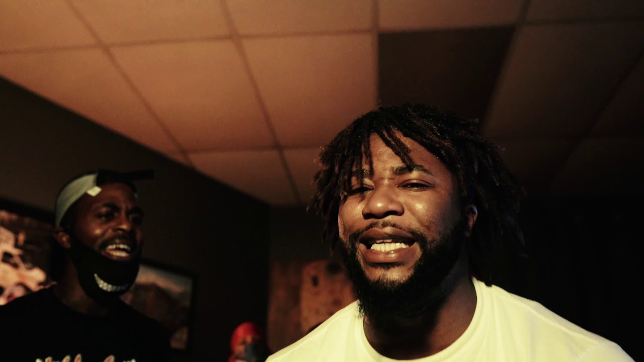 Whiiteboy feat. Big Moose - &ldquo;Sticks & Nanas&rdquo; (4K)