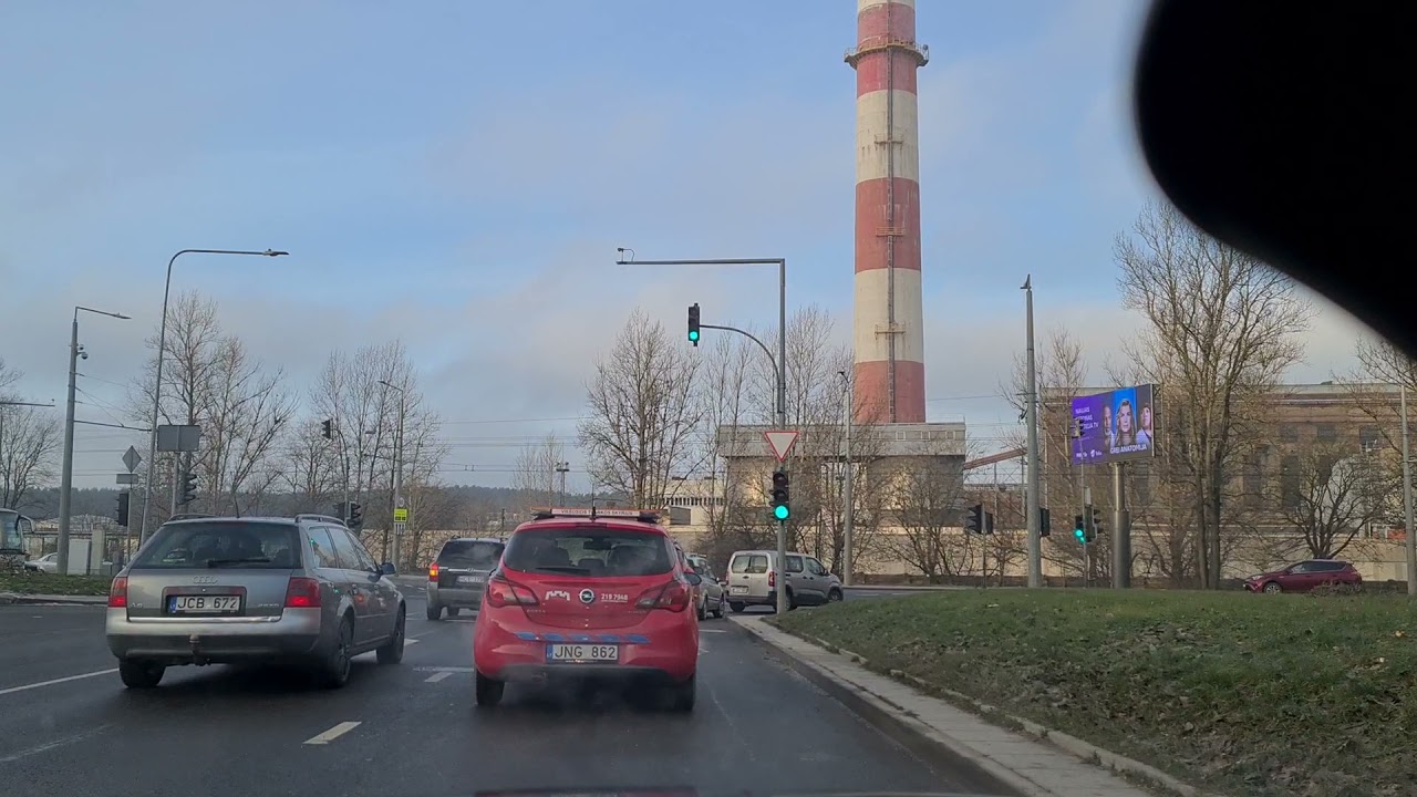 Vairuojam Vilkpėdės gatve ir Savanorių prospektu Vilniuje