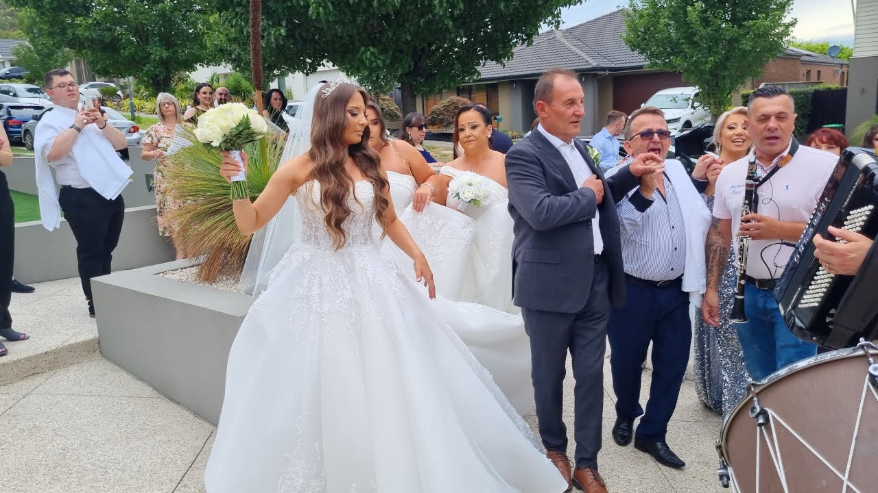 MAKEDONSKA NEVESTA... ISPRAKJANJE OD SVOJOT DOM VO MELBOURNE 