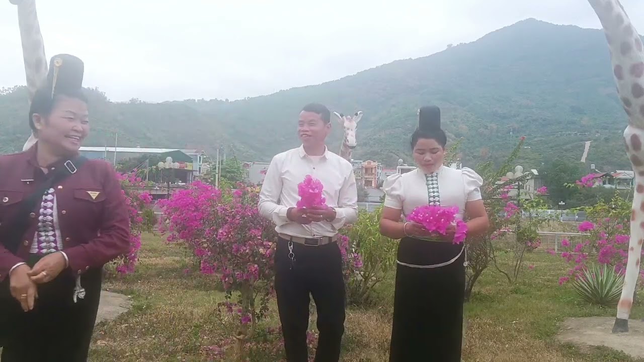 Pay muôn chốm đu đan pay đính cớ quàng ch