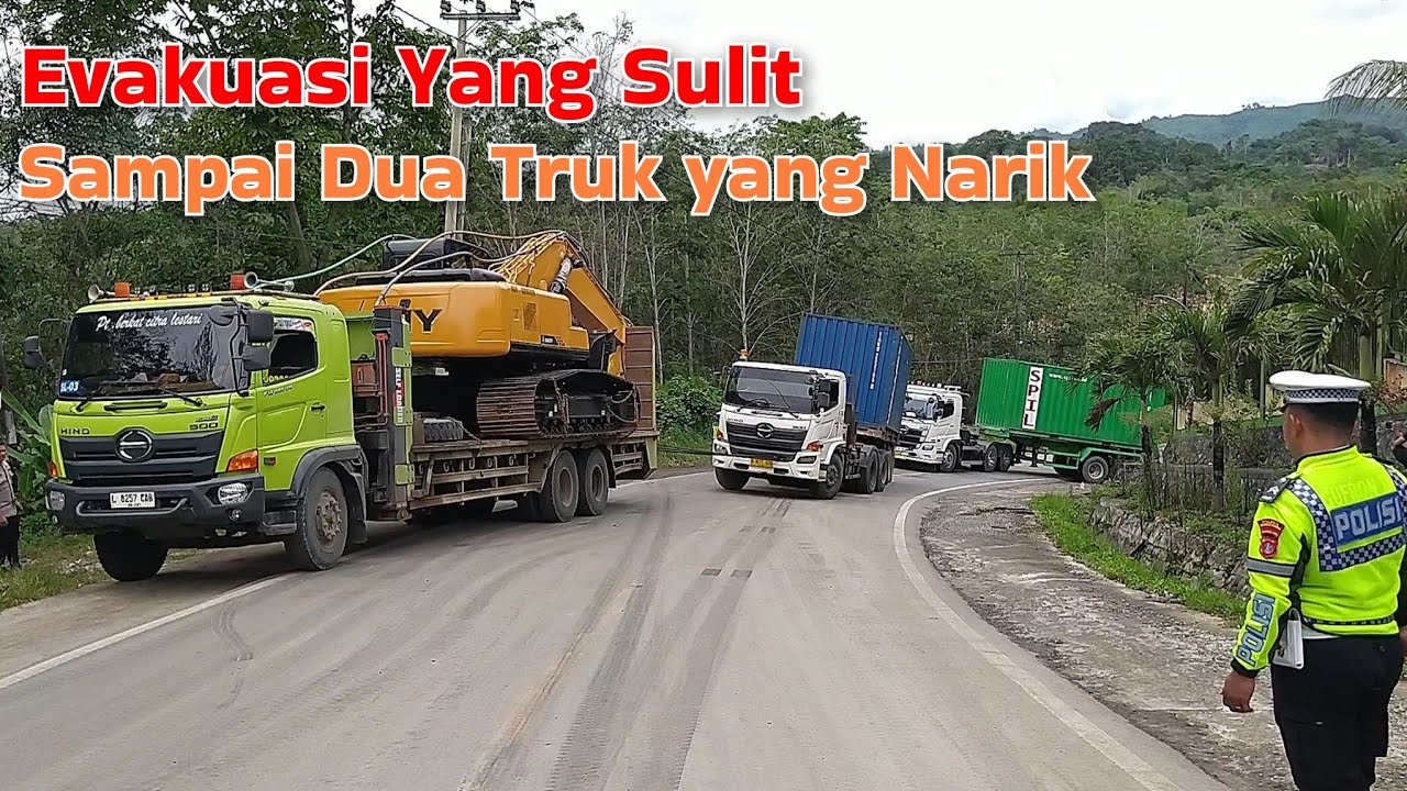 Sangat Sulit dan Menegangkan Proses Evakuasi Truk Kontainer Muatan Puluhan Ton yang Gagal Menanjak