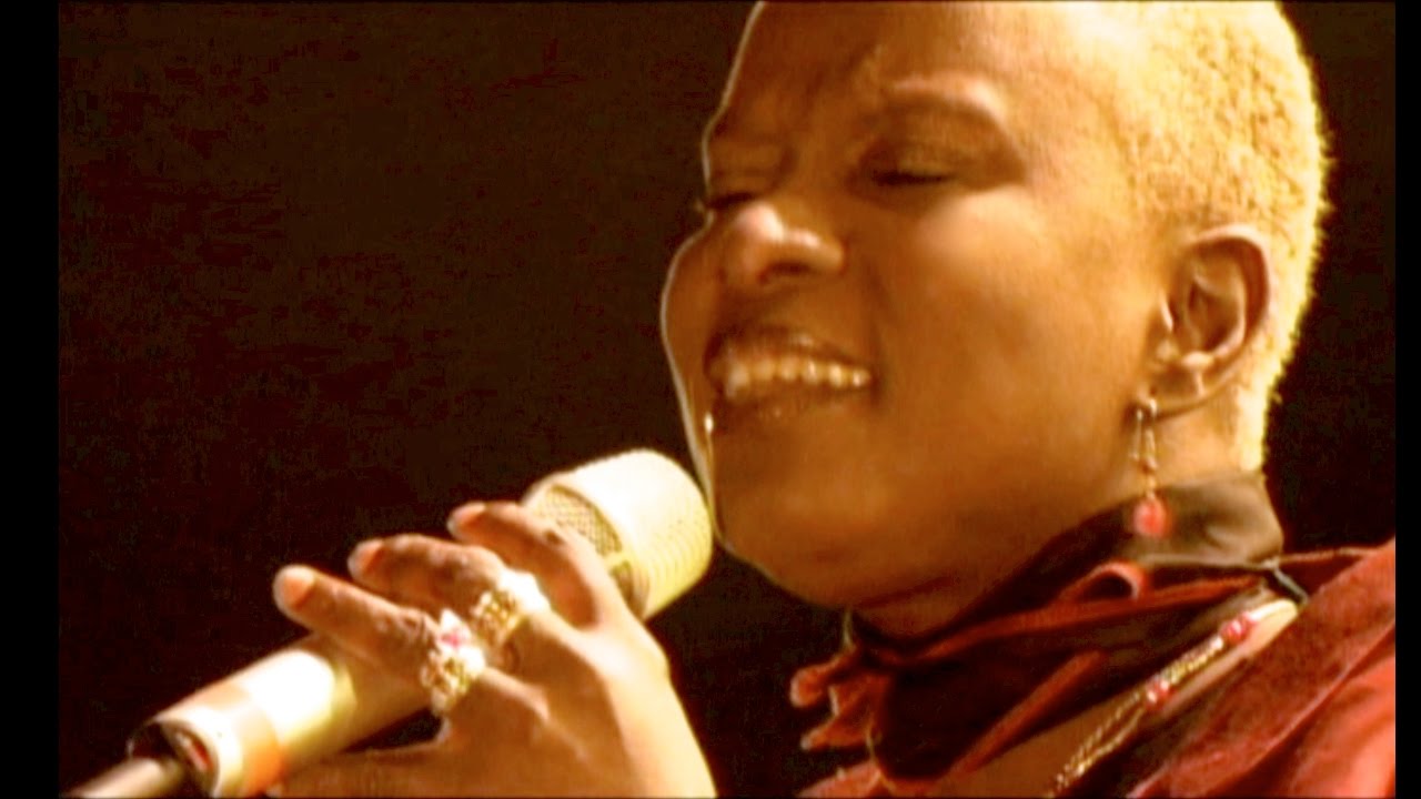 Angelique Kidjo - Malaika - Africa Live in Dakar