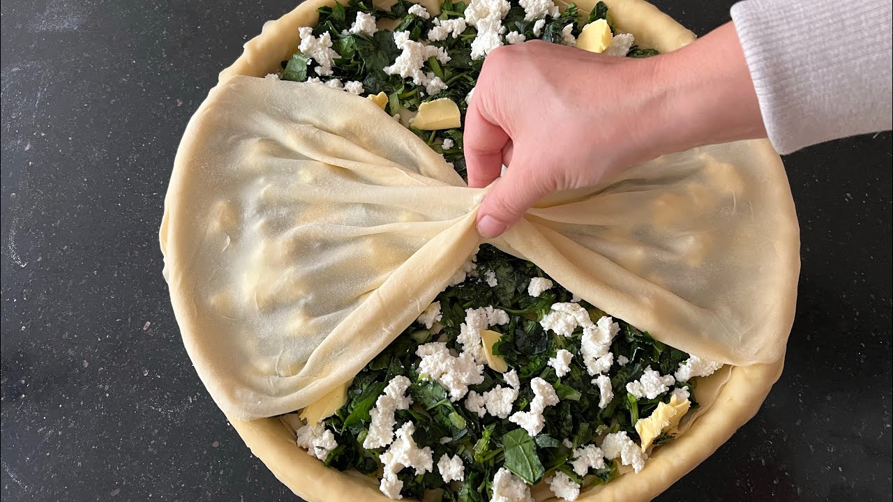 Yiyenlerin Su Böreği Sandığı En Kolay El Açması Ispanaklı Börek Tarifi 😍Bera Tatlı Dünyası
