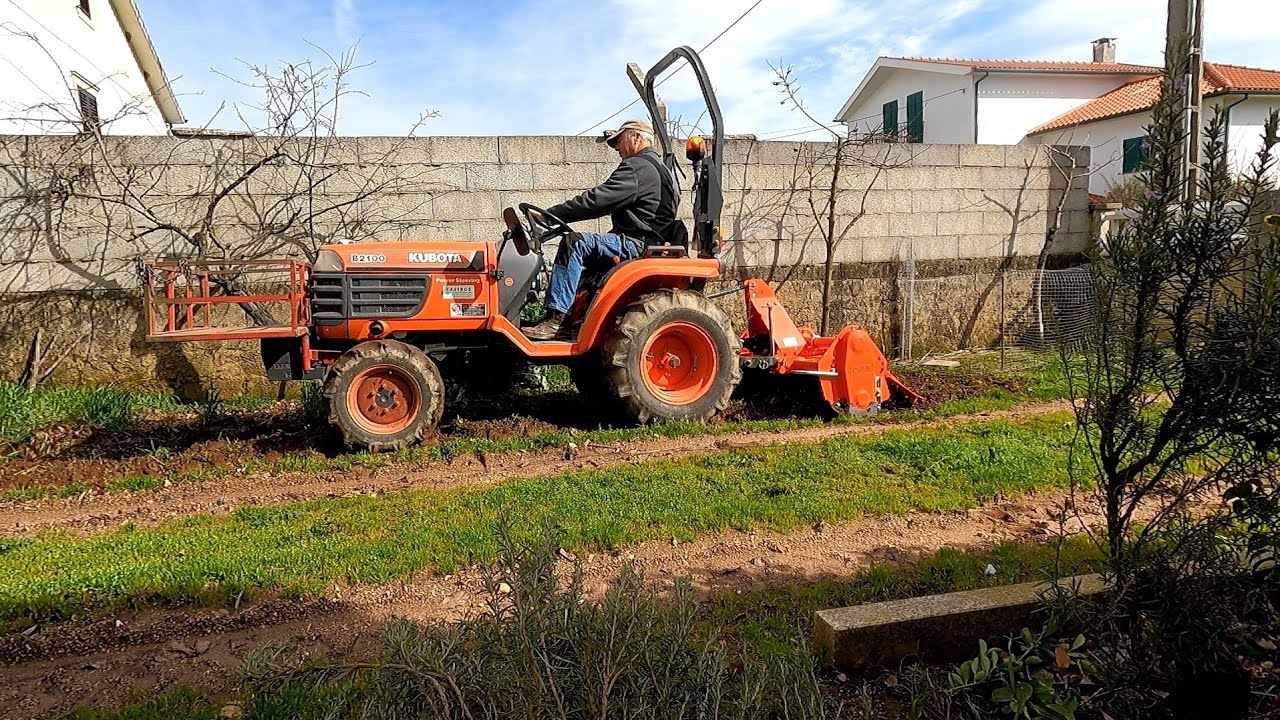 TRABALHOS NA HORTA; Primeira experiencia com fresa!