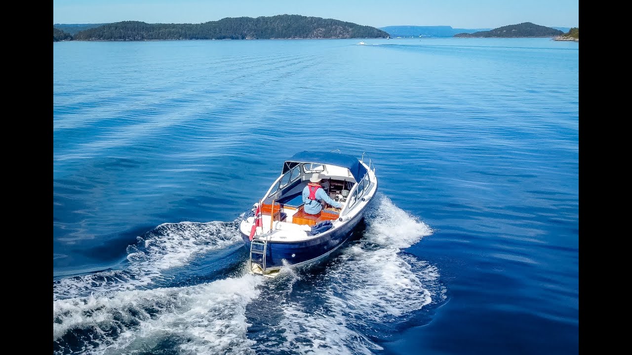 Polar 22 Boat In Fair Weather