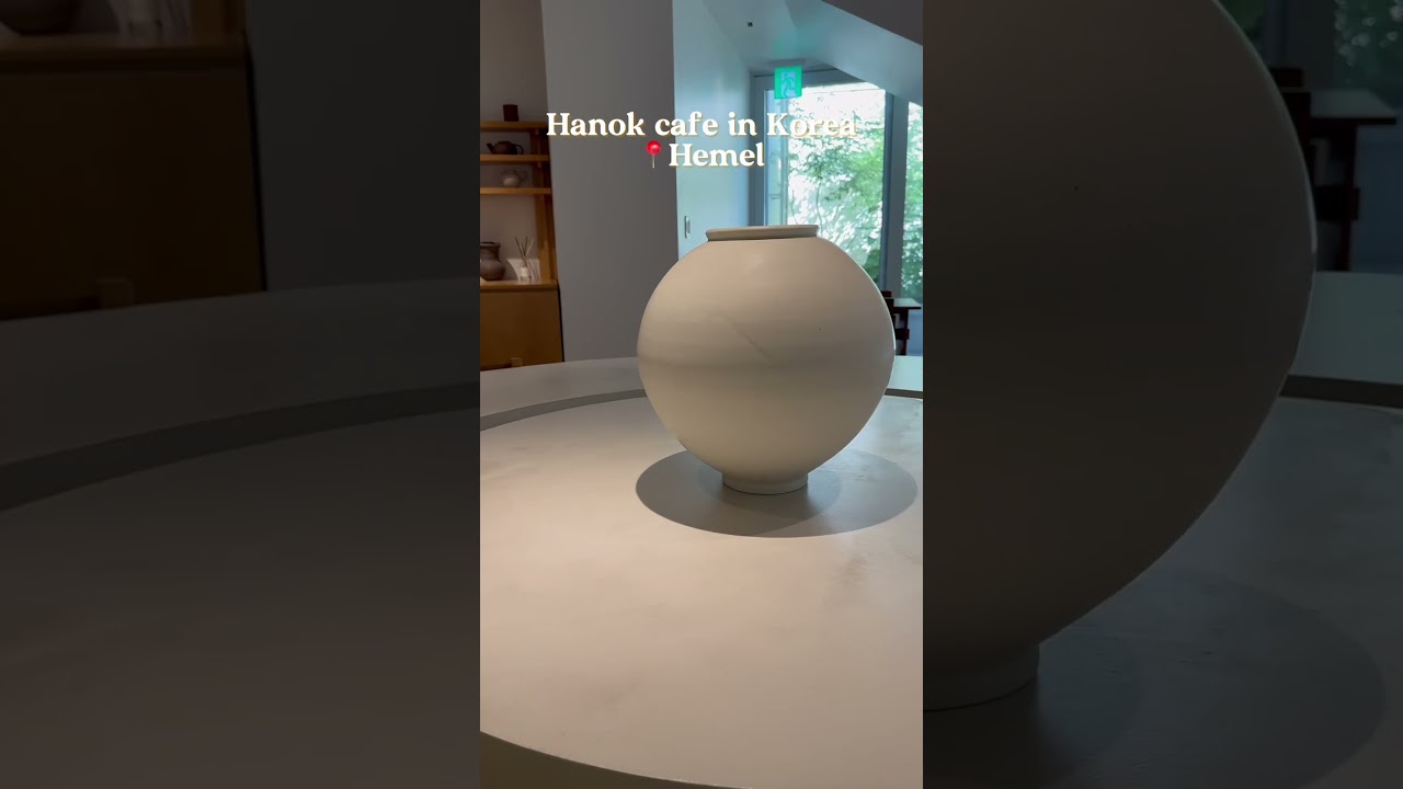 Korean Hanok Cafe that Foreigners Don't Know About!! 