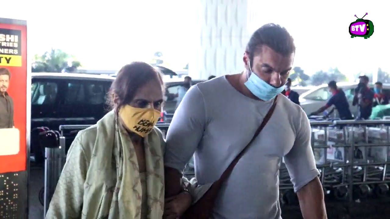Sohail Khan With Mother & Sister Arpita Khan Sharma With Kids At Airport !