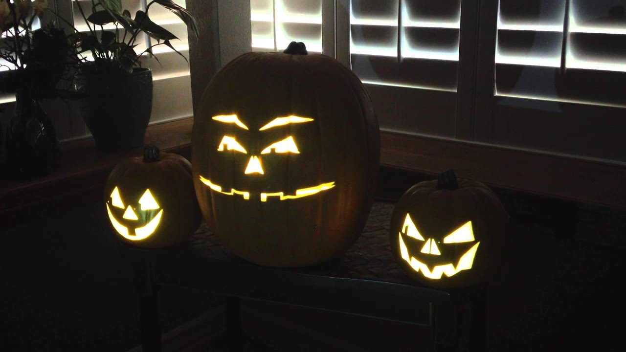 Michael Jackson's Thriller Singing Pumpkin Animation Example for Halloween!