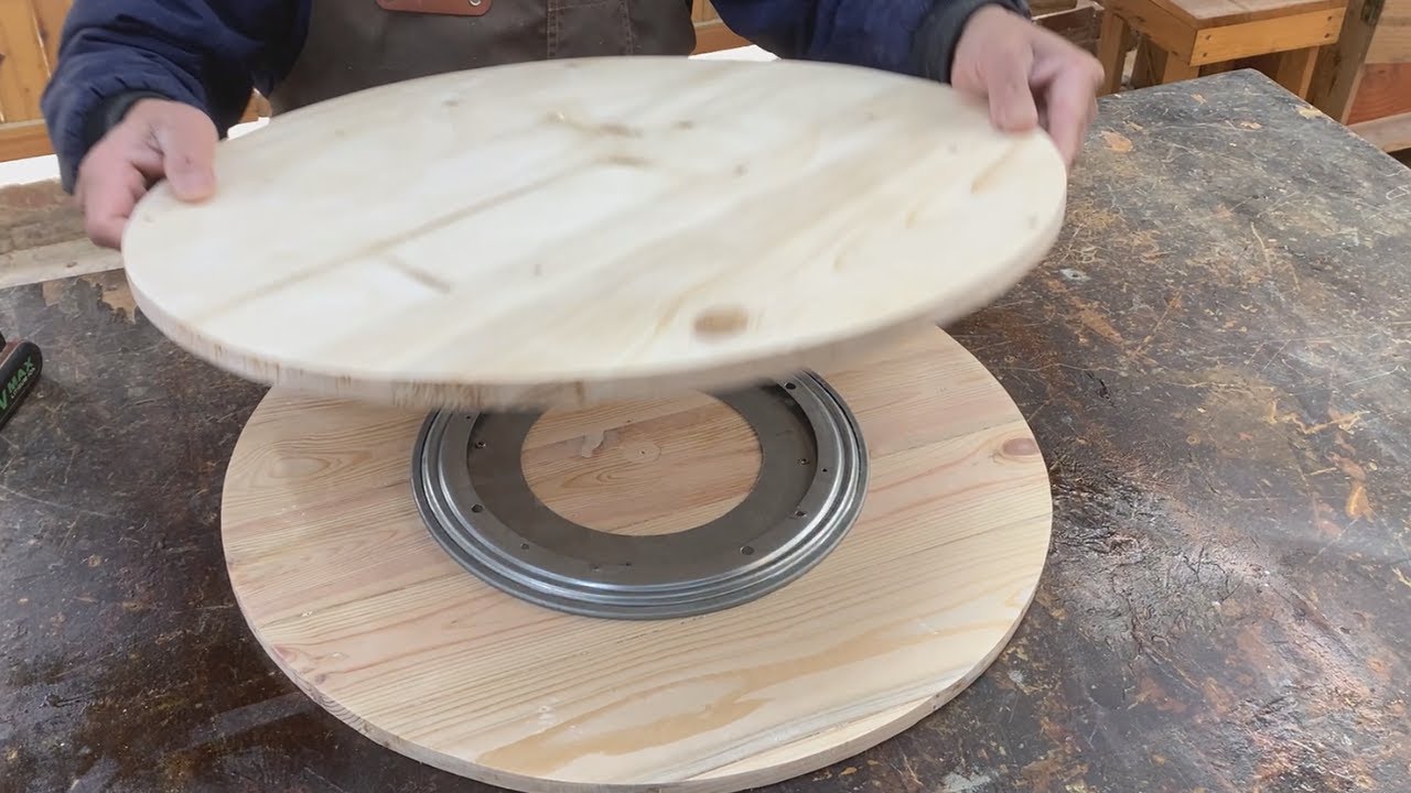 Furniture Restoration Ideas // Design A Rotating Mirror Holder That's Indispensable In Every Home