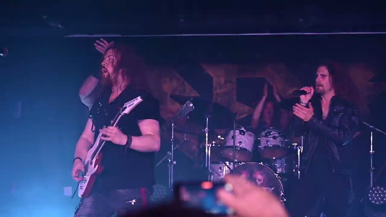 Dynazty live in Sala Wolf