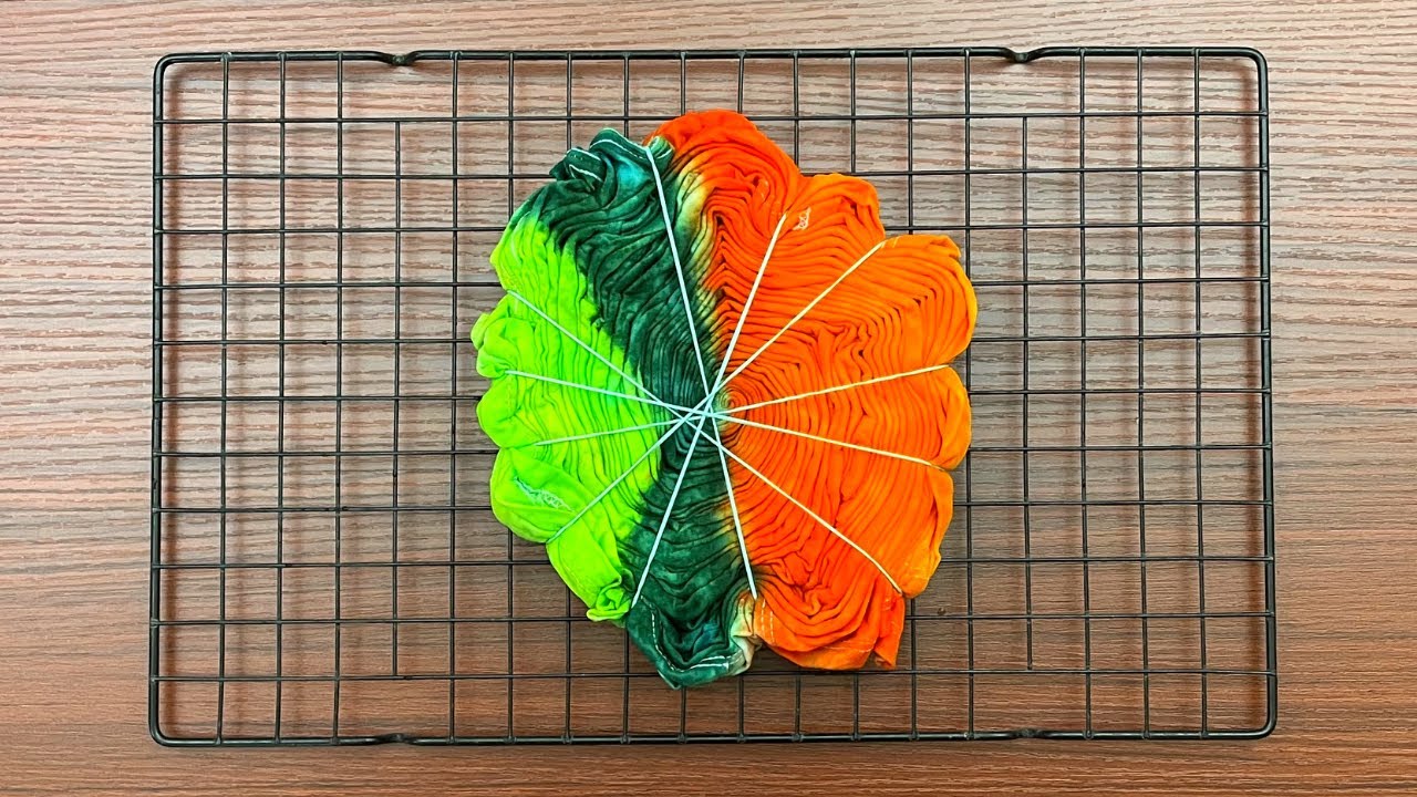Tie-dye pattern : The Pumpkin Spiral (H.W.I.)