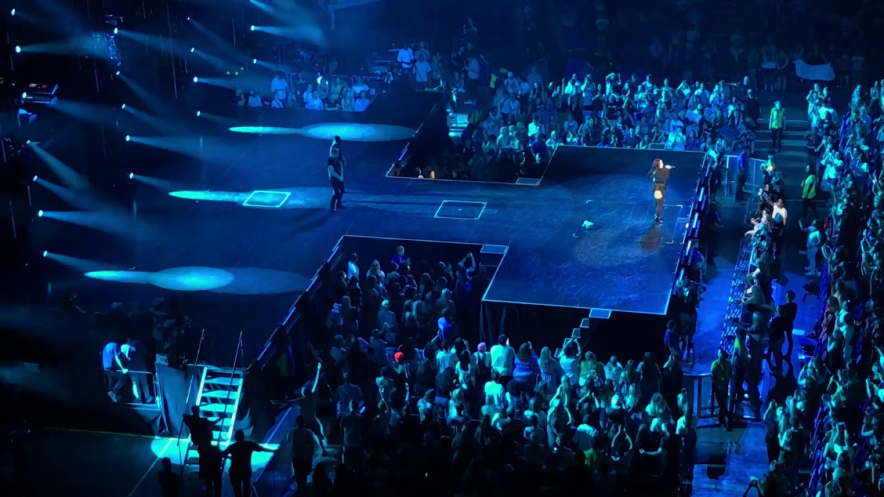 Demi Lovato - Solo & Échame la Culpa (Live O2 Arena London)