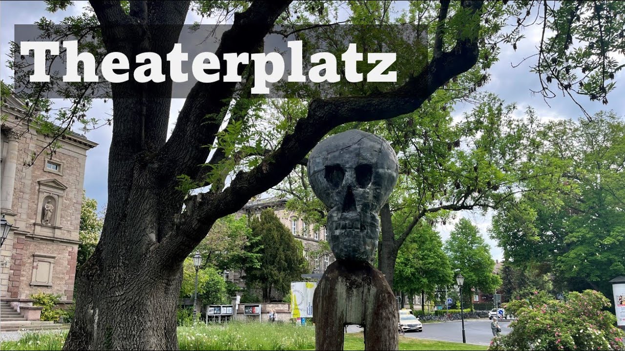 Walking in the Theaterplatz G&ouml;ttingen 🚶&zwj;♀️