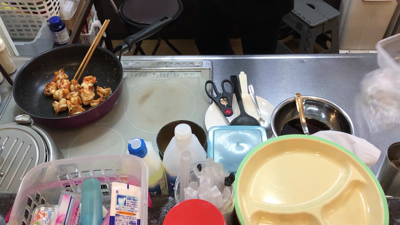手羽元煮とガーリックシュリンプ　どちらも子供の大好きな料理