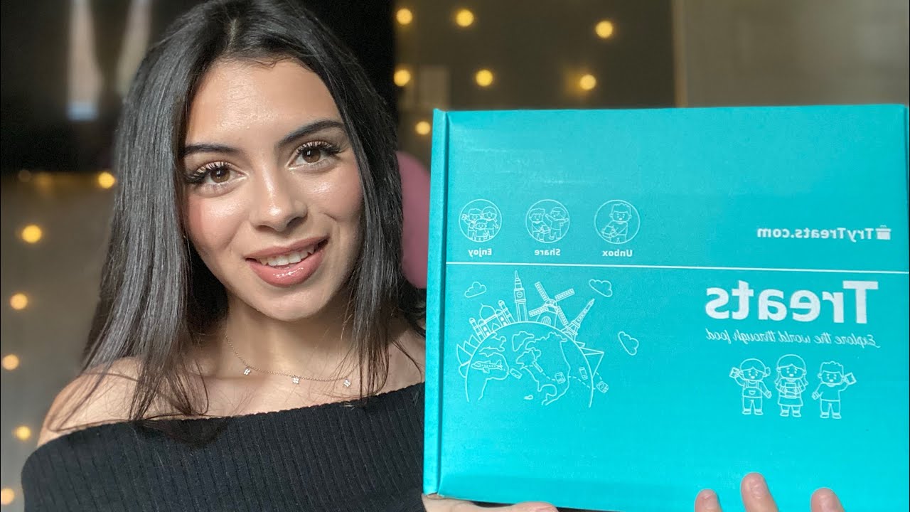 Asmr| Let’s Try Some International Snacks🌎🍫🍪(Crinkly sounds, up close eating sounds)