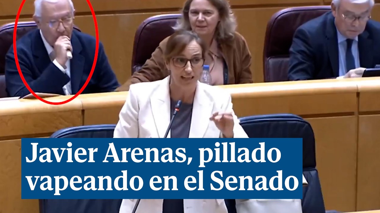 Javier Arenas, pillado vapeando en el Senado durante la intervenci&oacute;n de M&oacute;nica Garc&iacute;a