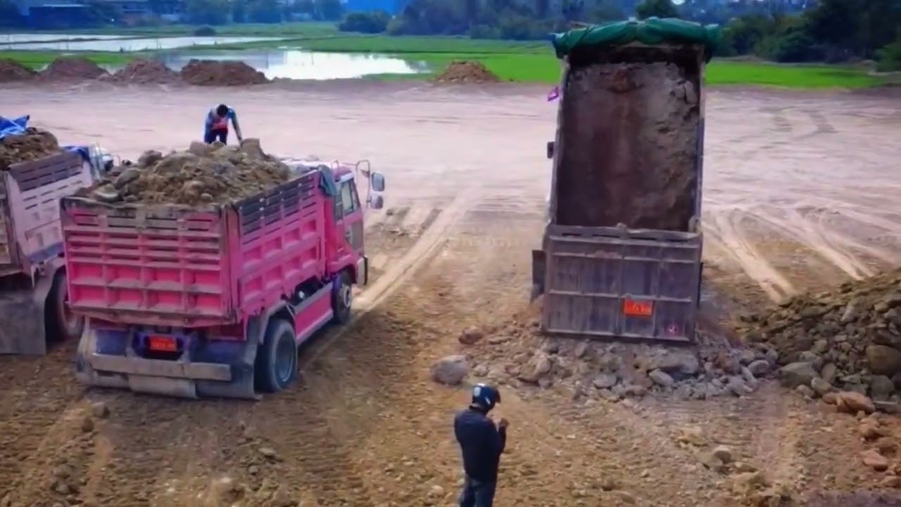 New day Komatsu D475 Bulldozer Ripping Rock & Terex RH170 Excavator Loading Dump Trucks