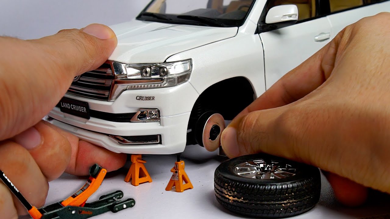 Changing Tyres of Miniature Toyota Land Cruiser ( 💖 ultra realistic)