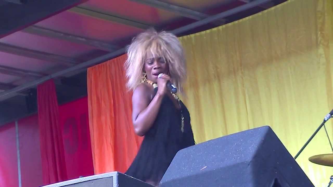 Niqi Brown as Tina Turner - Proud Mary - Hull  2013