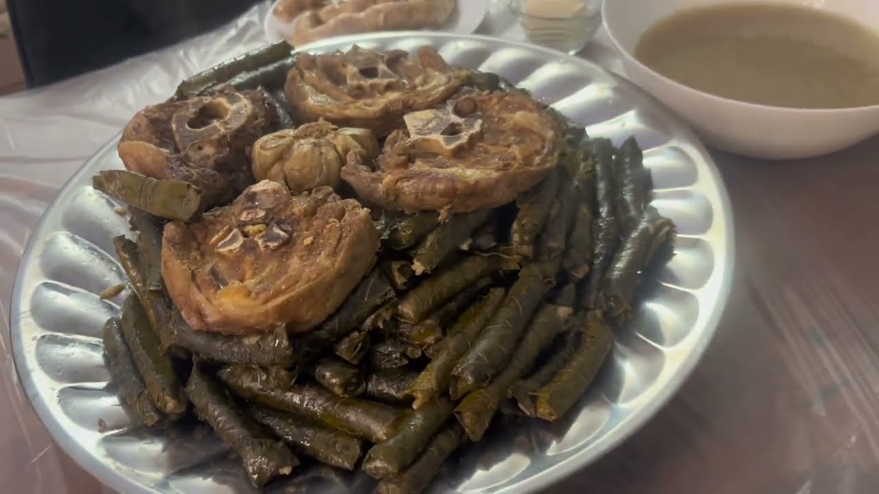 يومنا في العطلة 🌴🍽️ فوارغ ودوالي وأجواء حلوة مع اخواتي والعيله