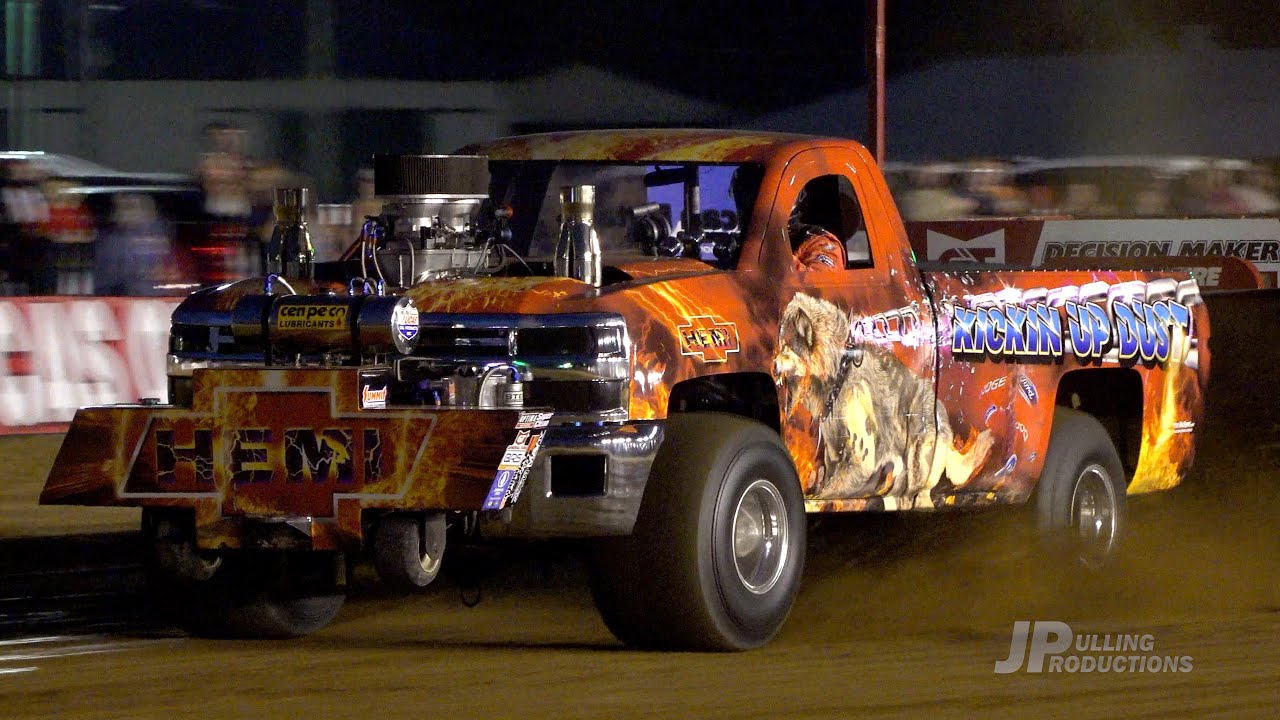 Pro Mod 4wd Trucks pulling at the Lucas Oil Mega Pull in Waynesburg, PA - 2022