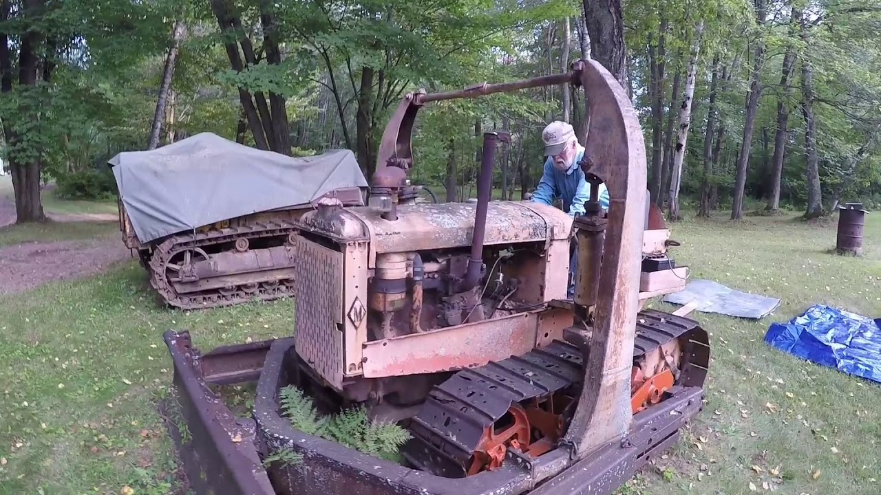 Гусеничный трактор Allis-Chalmers M с отвалом Baker — 1942 г.