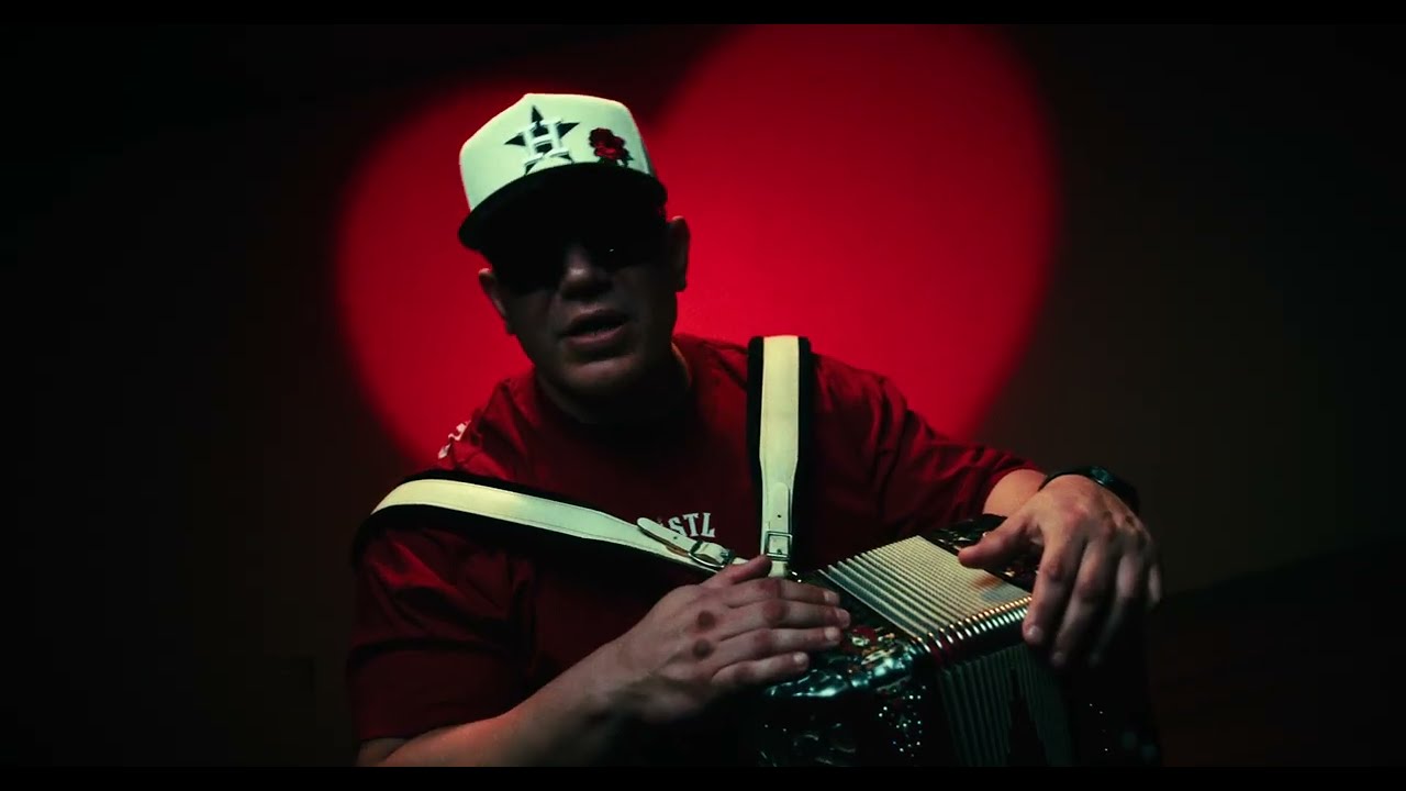 Cruzeta ft. Chris Solis - San Valentin (Video Oficial)