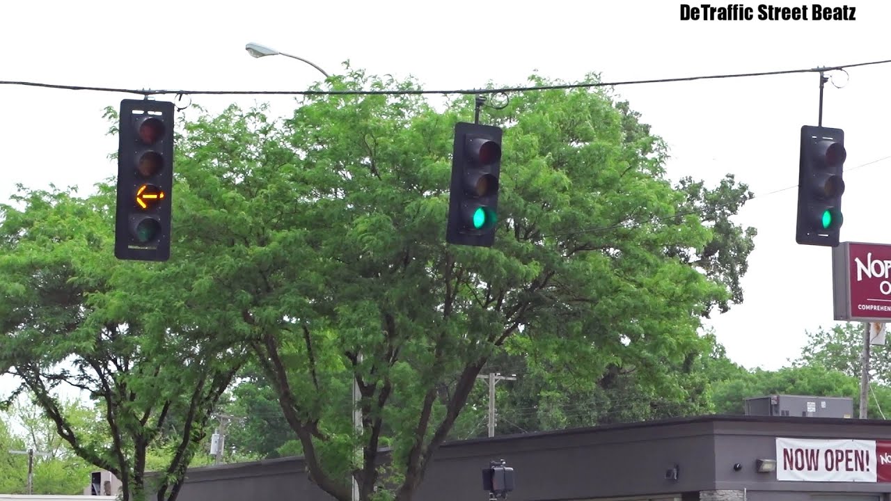 Black Traffic Lights & Advanced Flashing Yellow Arrow Signal | Harper & Little Mack