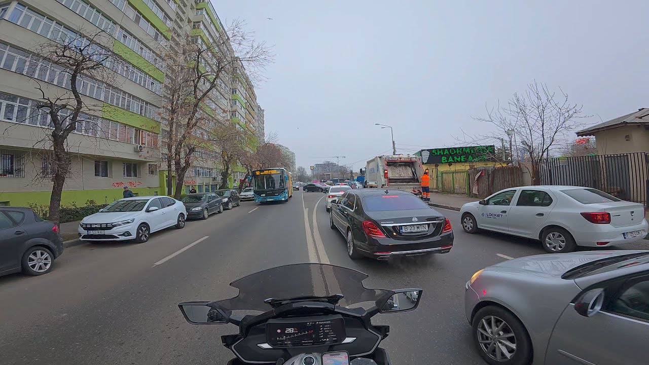 K1600GTL Bucharest traffic