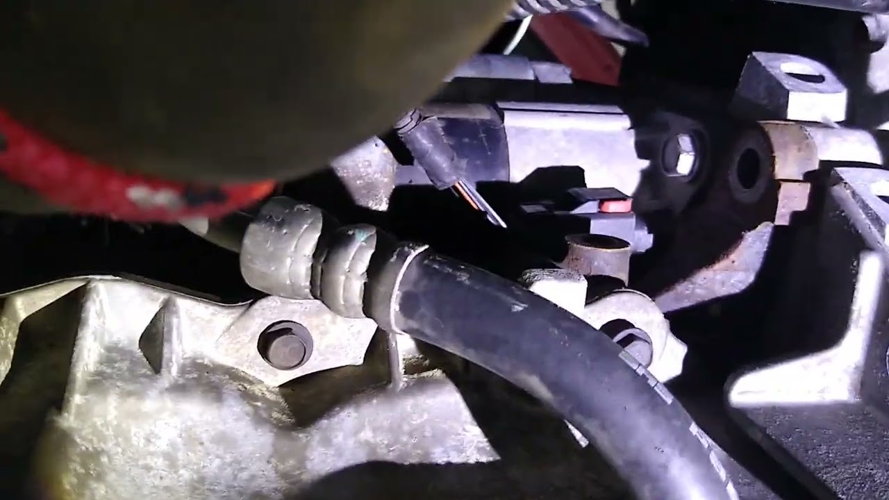 08 CHRYSLER PT CRUISER CAMSHAFT AND CRANKSHAFT SENSOR LOCATION