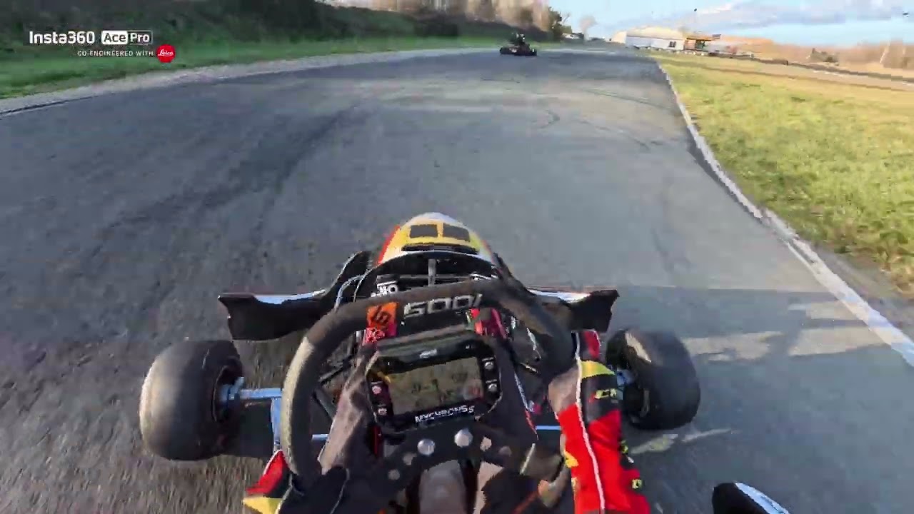 Nouvelle combi, nouvelle chaussure, prêt pour une belle saison 🏎️💨
