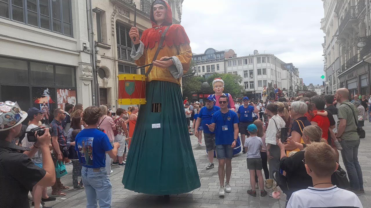 Rassemblement des géants de Douai 2025