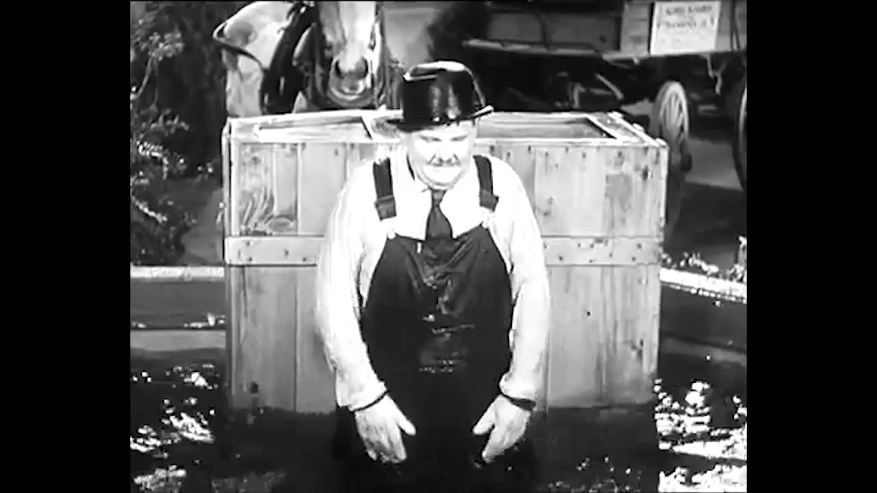 Laurel And Hardy - Clumsy Oliver