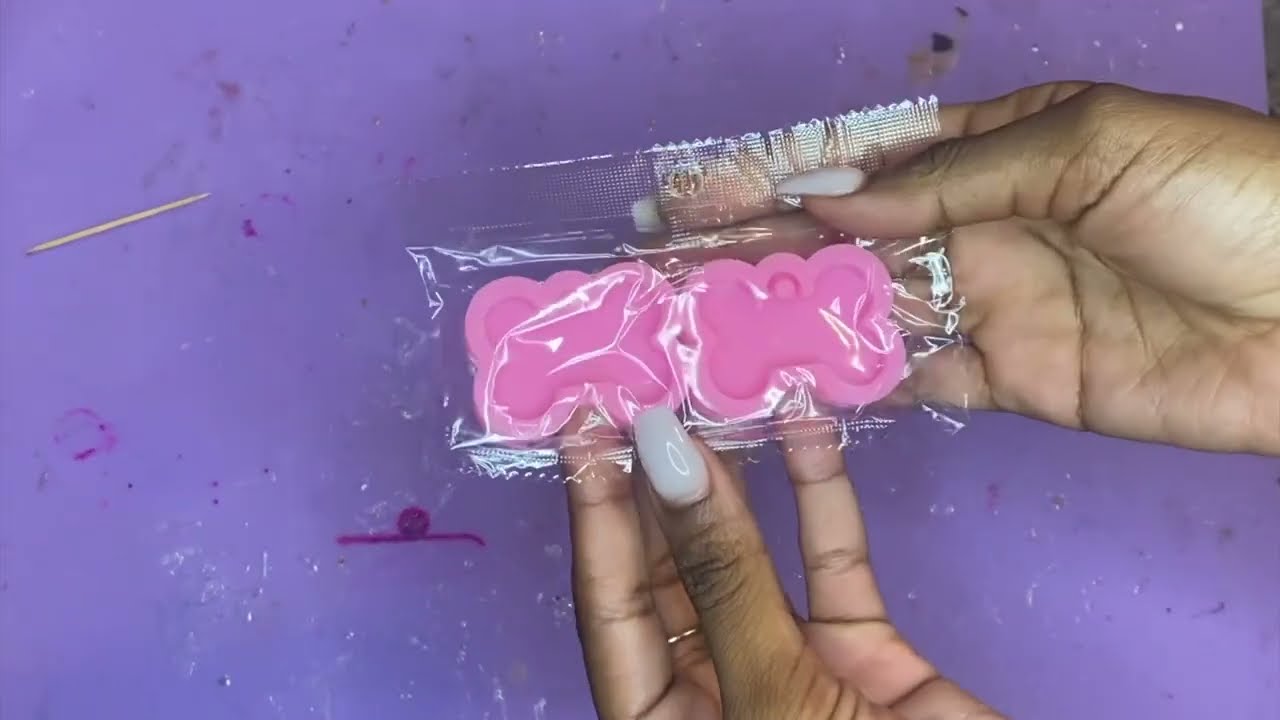 Meet My New PUPPY! 🐶🥰 DIY Metallic Marble Resin Dog Tag w/ Holographic Foils ✨| Crafting w/ CS 💜