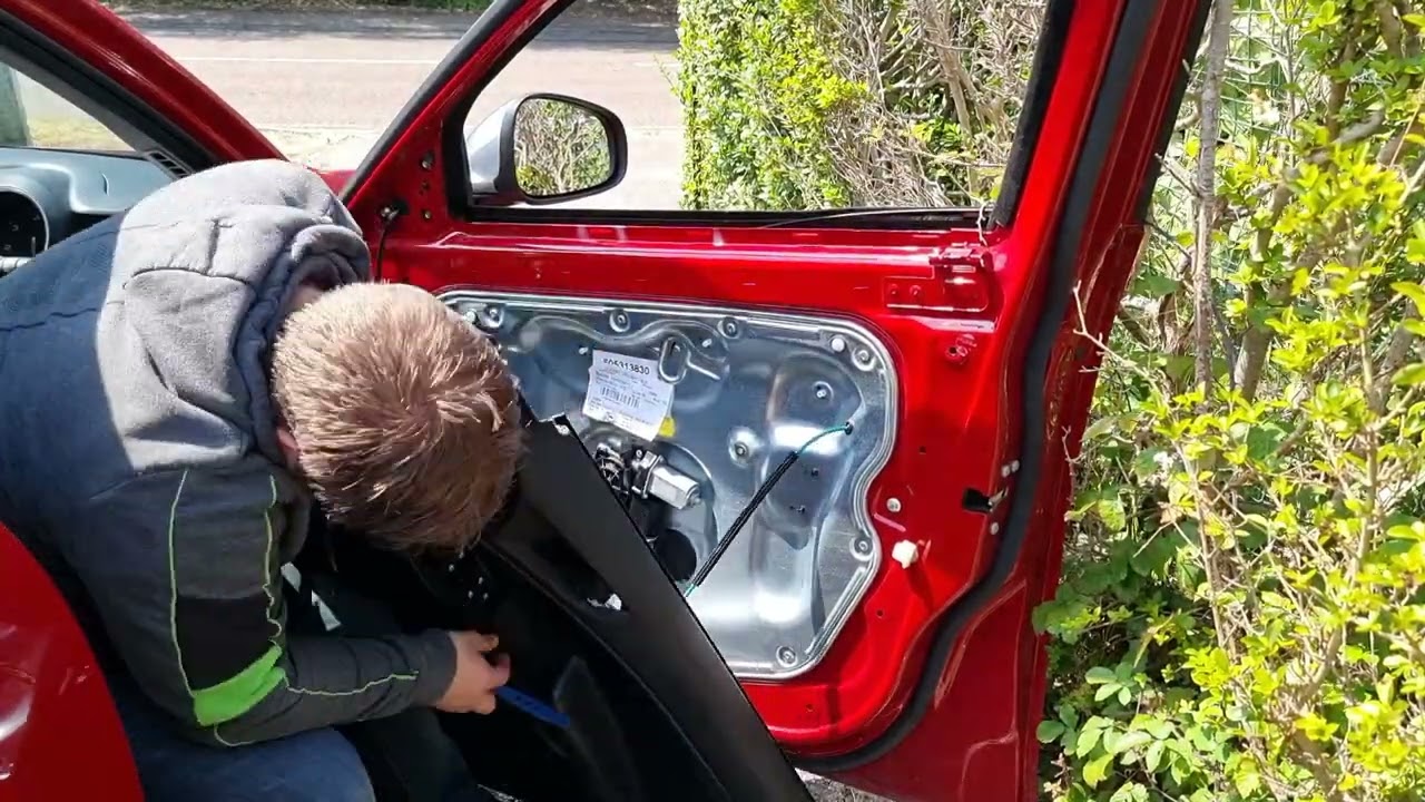 How To Change An Interior Door Handle On An Alfa Romeo Giulietta 2010 - 2020 (940) (MK3)