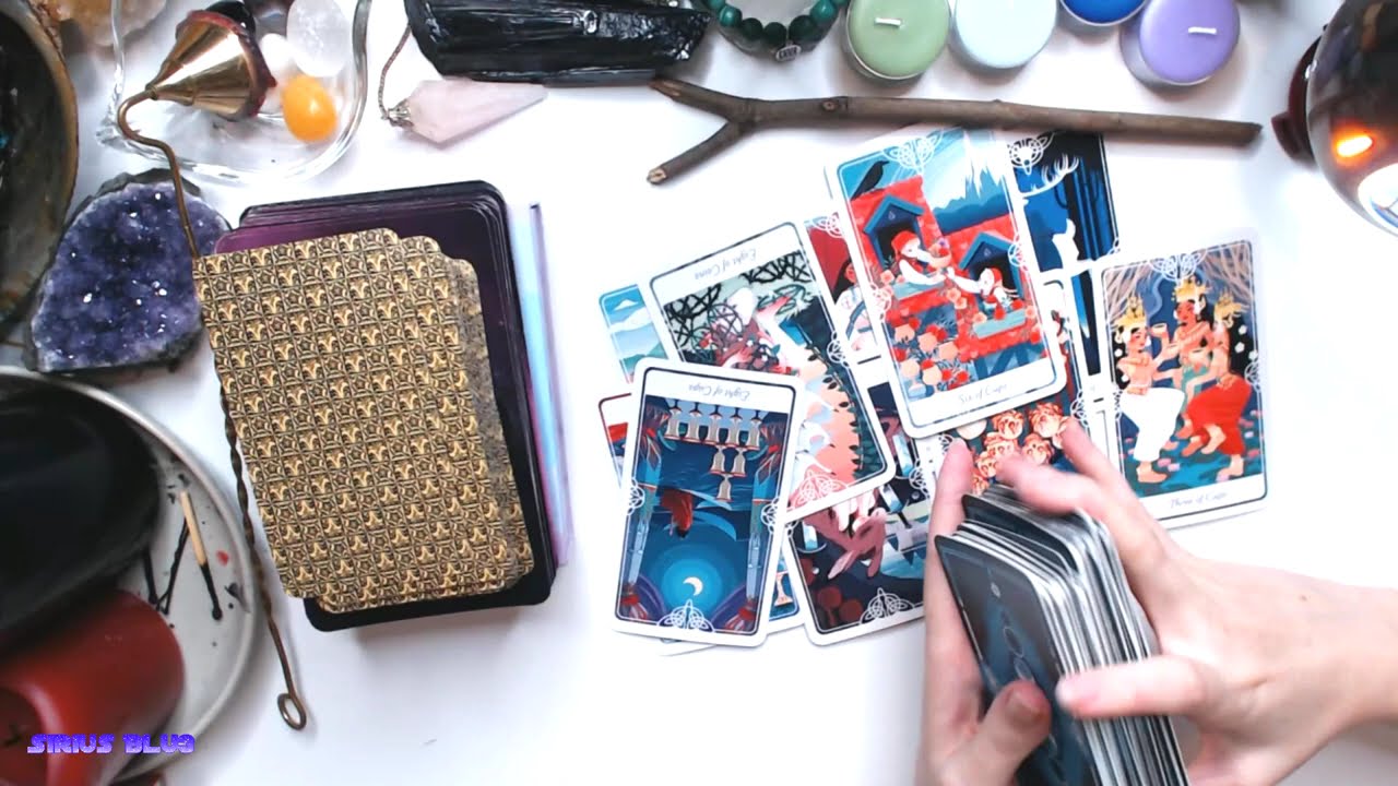 ASMR Tarot Card Shuffling (NO TALKING)