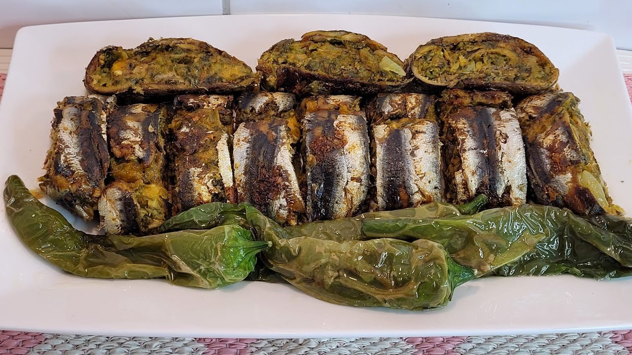 سردينة محشية مع صلصة الطماطم و البيض و الفلفل و البطاطا المقلية اكلة صيفية بنة عالمية