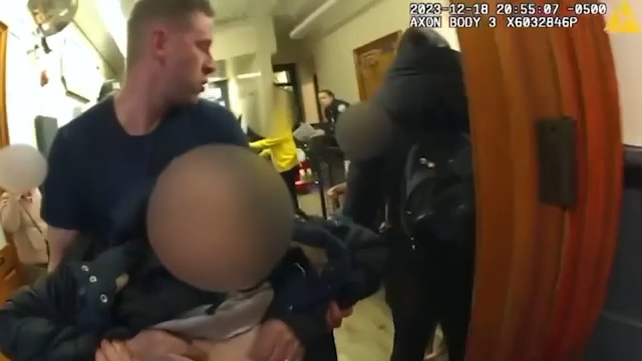 Video: NYPD officers rescue people trapped in Chinatown fire